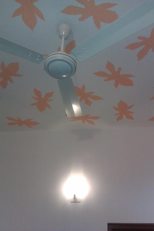 Nilas Guesthouse Hikkaduwa Quarto foto